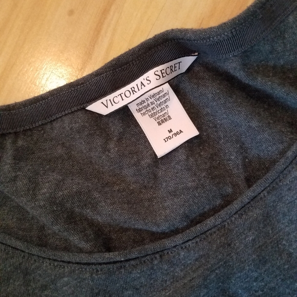 VS Nightgown - Picture 2 of 2